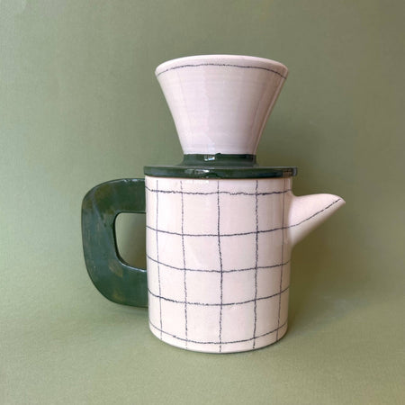 Ensemble carafe et percolateur à motif carreaux