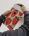 Étui d'ordinateur 13"/14" fraises