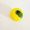 Fruit jaune en verre vintage