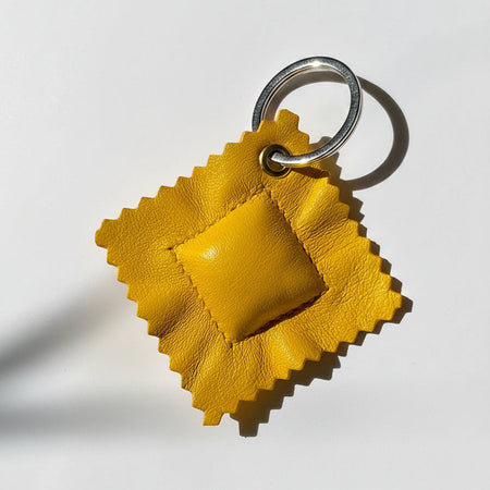 Porte-clés Ravioli en cuir jaune oeuf