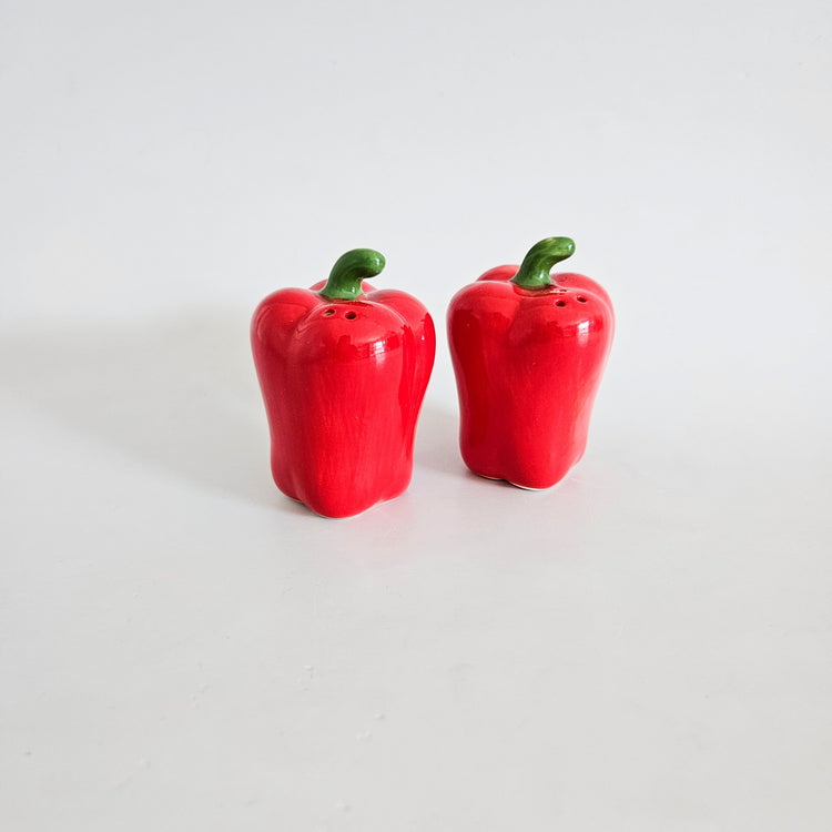 Salt and pepper shakers Second hand peppers 