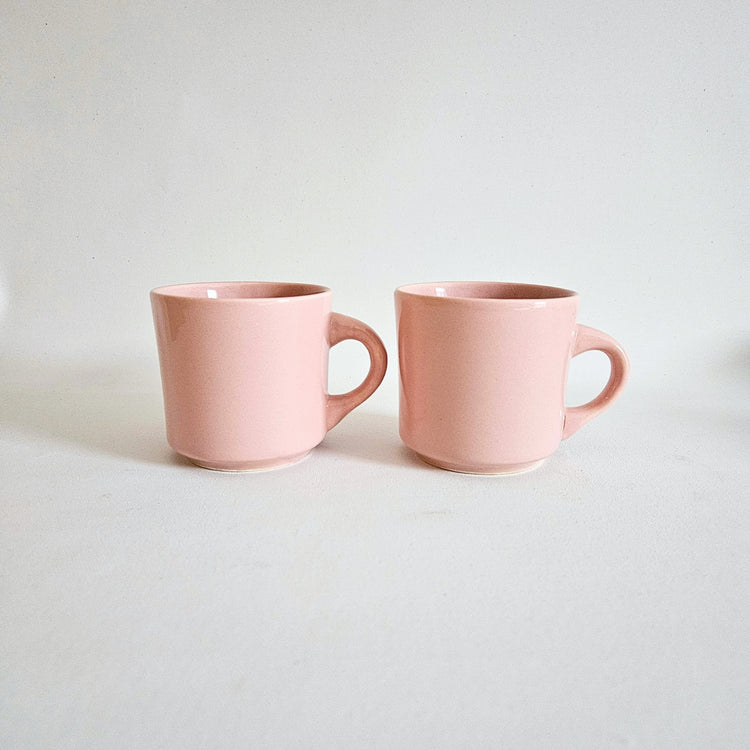 Duo de tasses roses en céramique vintage