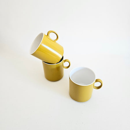 Lot de 3 tasses vintage en mélamine jaune
