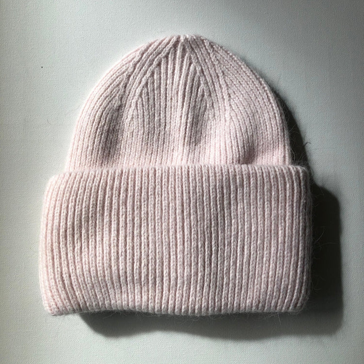 Tuque en laine Angora rose pâle