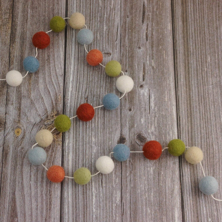 Guirlande en laine feutrée multi [5pi]
