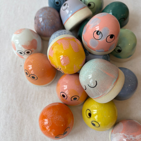 Figurine en céramique 'Dot' [couleurs variées]