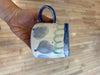 Grande tasse abstraite en céramique [tel quel]