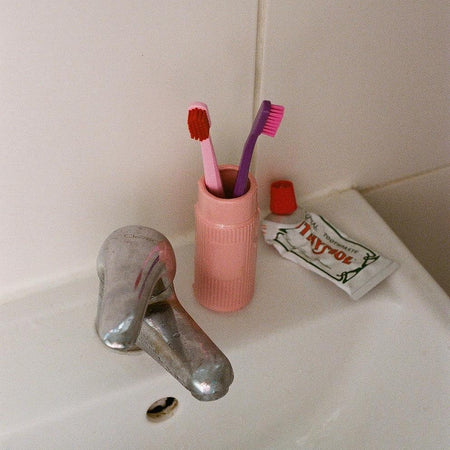 Porte-brosse à dents en porcelaine [couleurs variées]