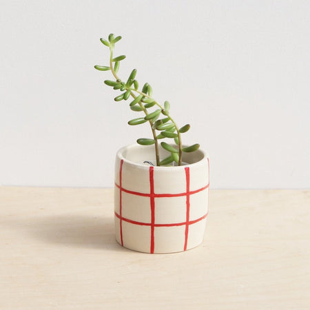Grid white red stoneware plant pot