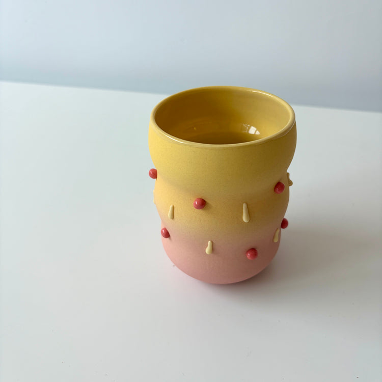 Gobelet jaune pois confettis en céramique