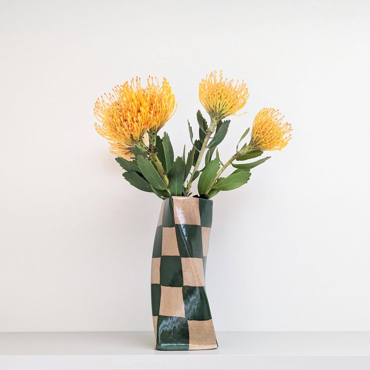 Vase twist à carreaux vert