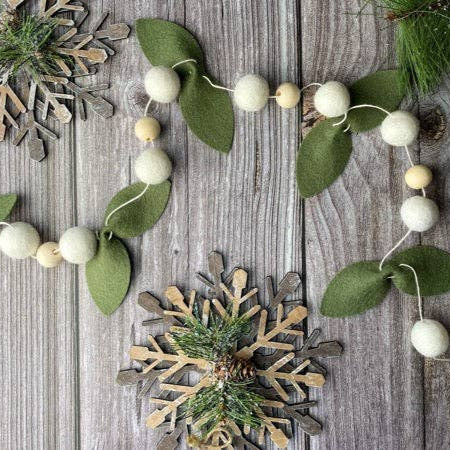 Guirlande bois et laine feutrée [5pi]