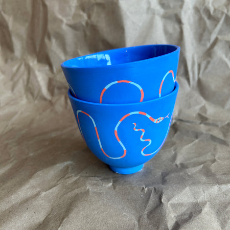 Gobelet serpent bleu