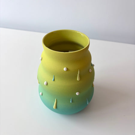 Vase jaune-vert en céramique