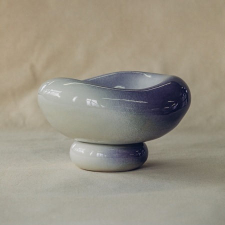 Bol Pouffy violet avec piédestal en céramique