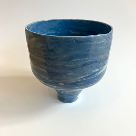 Grand vase / cache-pot en colombin marbré bleu