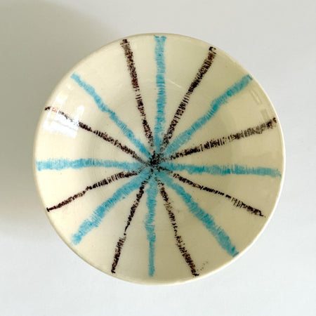 Petite assiette artifices bleu et brun