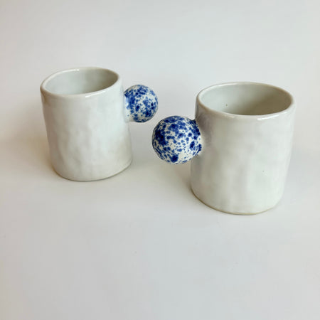 Petite tasse anse boule