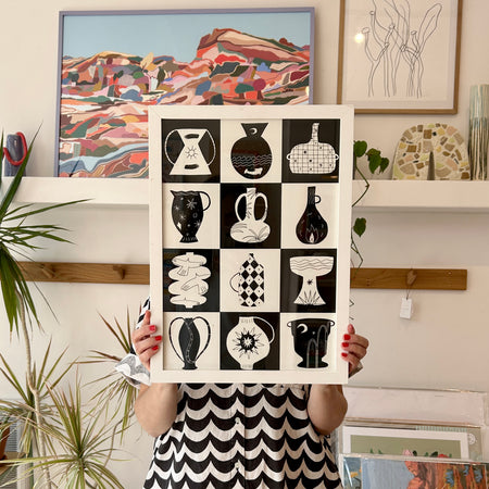 Affiche 'Black and White Pots' encadrée [tel quel]