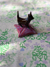 Figurine 'Cat on pillow' [modèles variés]