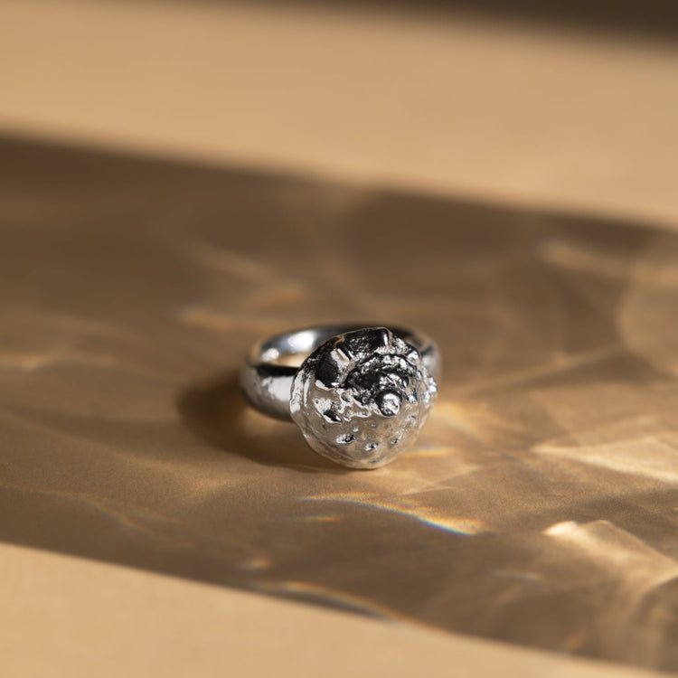 Bague coquillage bouton [tailles variées]