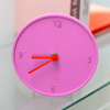 Horloge ronde bicolore fuschia