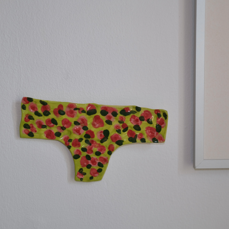 Pièce murale en céramique 'Mini culotte verte'