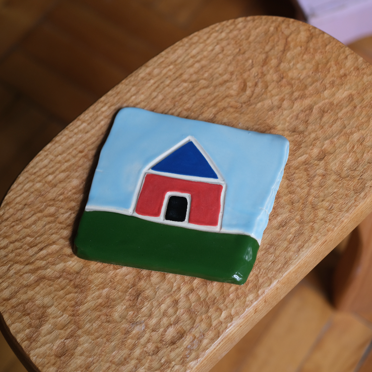 Pièce murale en céramique 'Petite Maison'