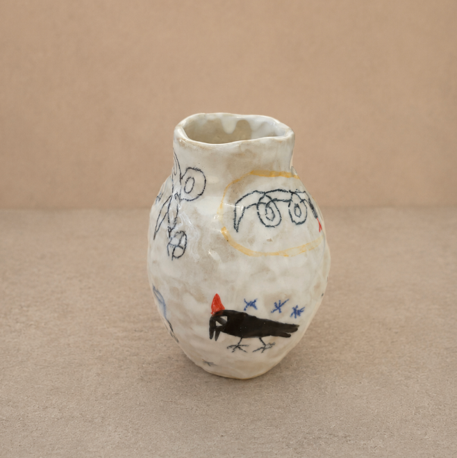 Petit vase pincé en céramique