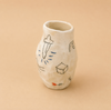 Petit vase pincé en céramique