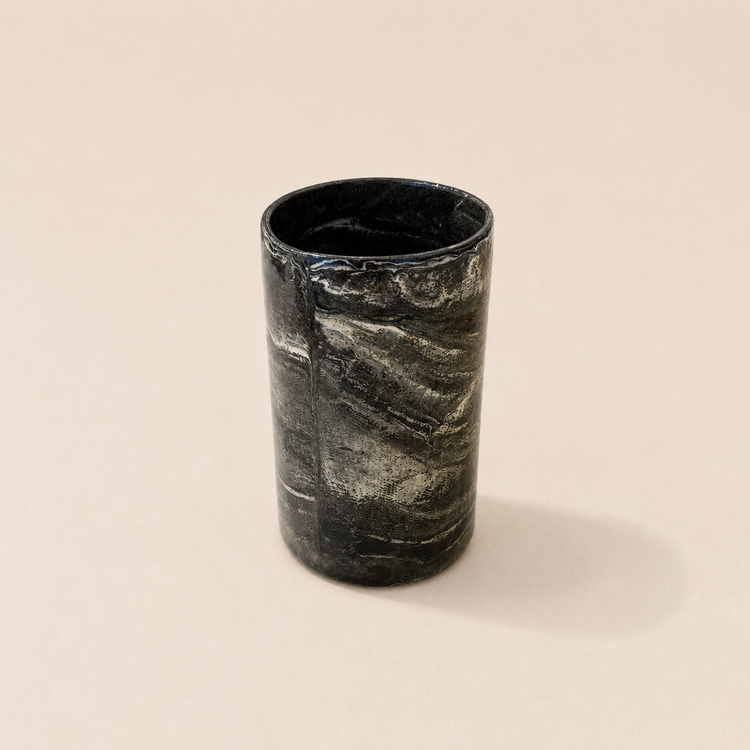 Petit vase en céramique marbrée