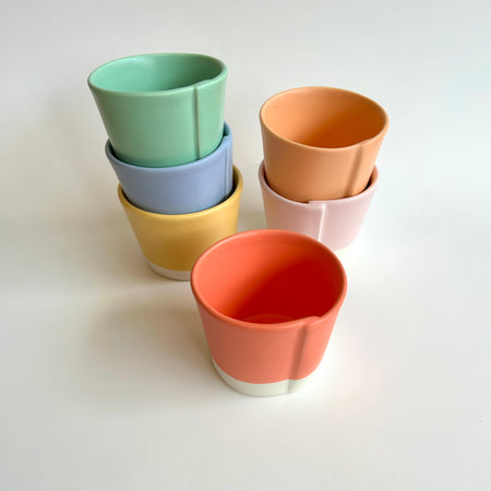Gobelet en porcelaine [couleurs variées]