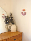 Emoji Smiley mural en céramique bleu, caramel et rose [sur commande]