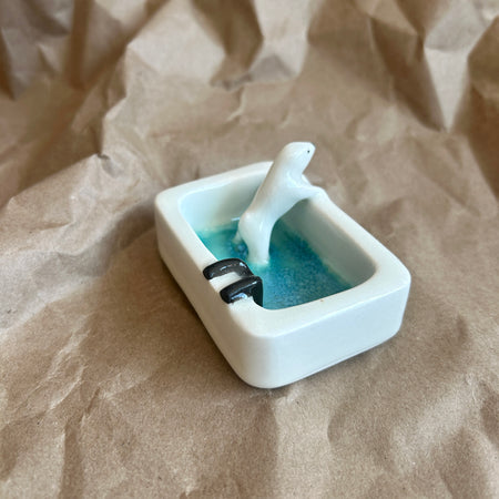 Sculpture 'Polar Bear in a Pool trinket dish'