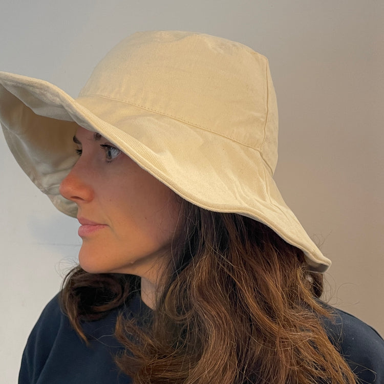 Cotton canvas hat [as is]