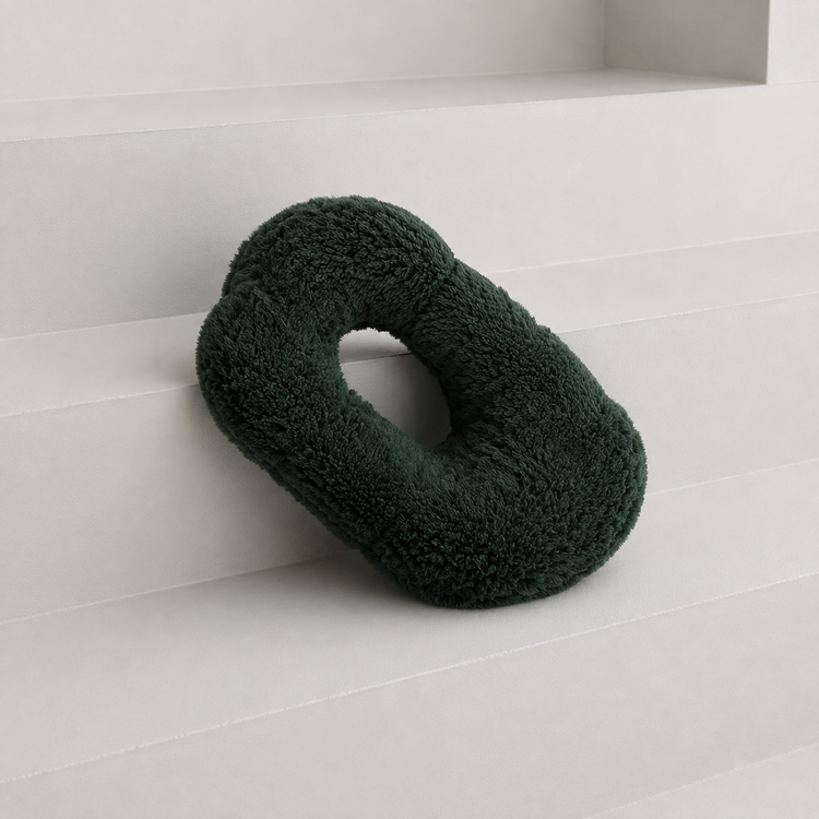 Coussin moyen vert poilu à 1 trou