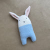 Hochet Lapin en cachemire [couleurs variées]