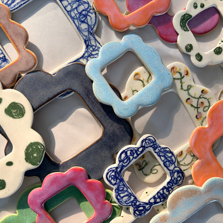 Petit cadre en porcelaine [modèles variés]