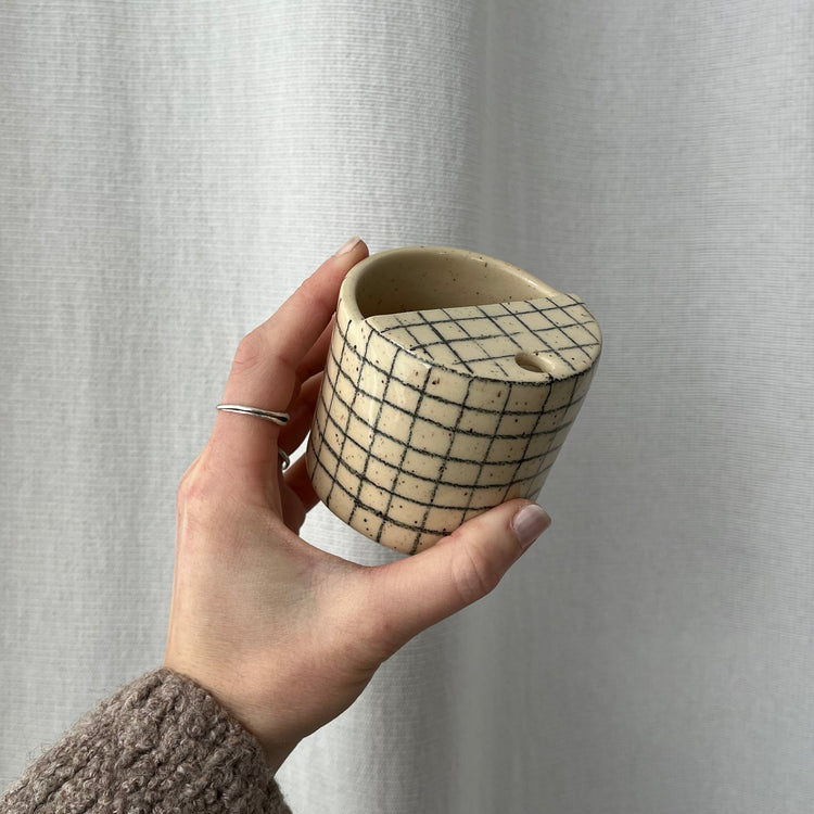 Gobelet to-go en céramique quadrillé noir