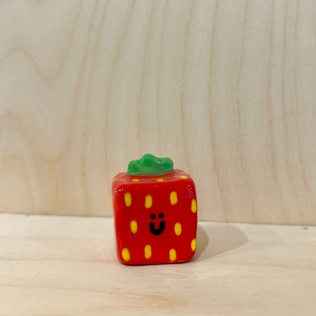 Figurine porte-bonheur Fraise