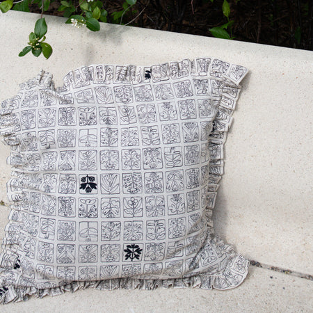 Housse de coussin Frill Tuiles fleurs