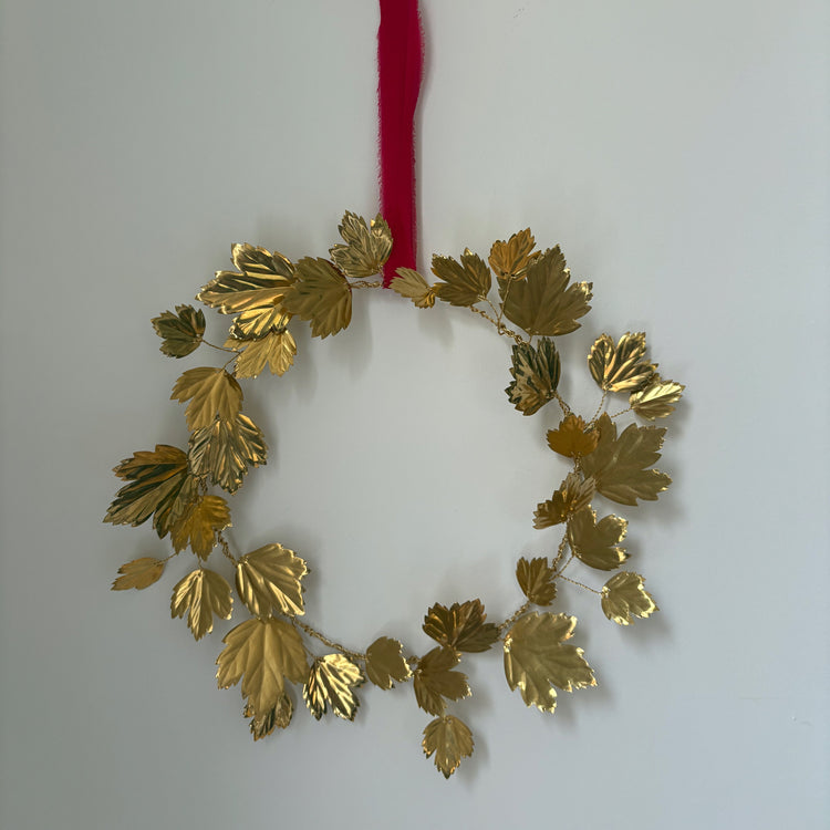 Ribes alpinum wreath in brass
