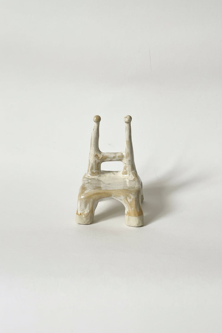 Petite chaise en céramique [modèles variés]