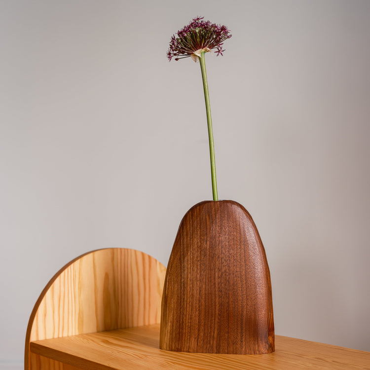Vase en noyer 001