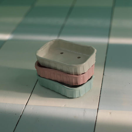 Savonnier barquette en porcelaine [couleurs variées]