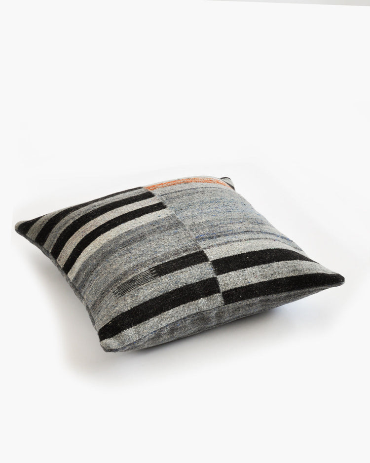 RAIN XL Floor Pillow
