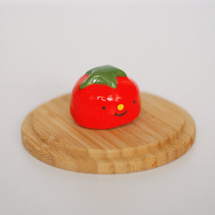 Petite sculpture figurine 'Tomato #1'