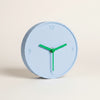 Horloge ronde bicolore bleu