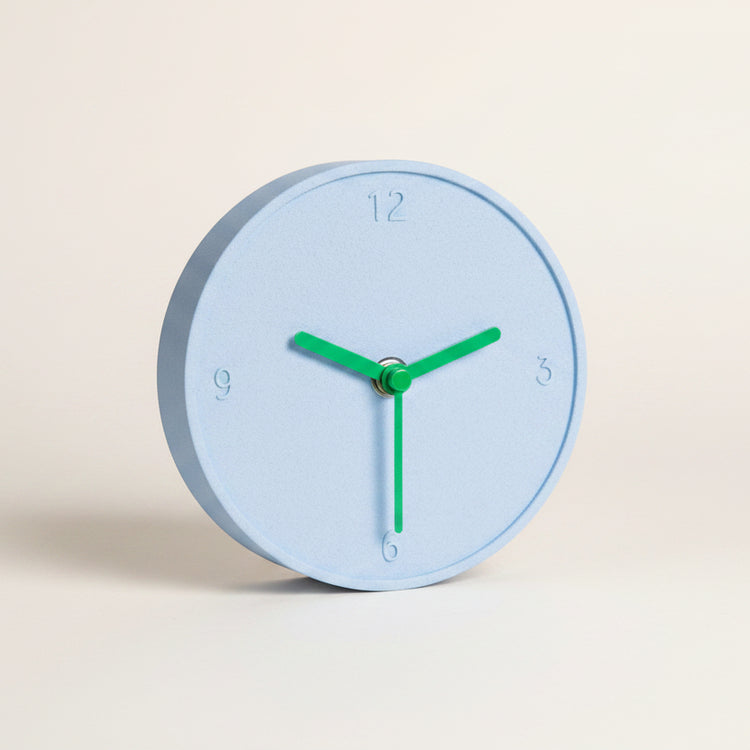 Horloge ronde bicolore bleu