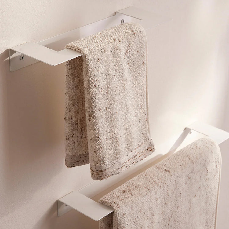 Barre à serviette blanche [formats variés]